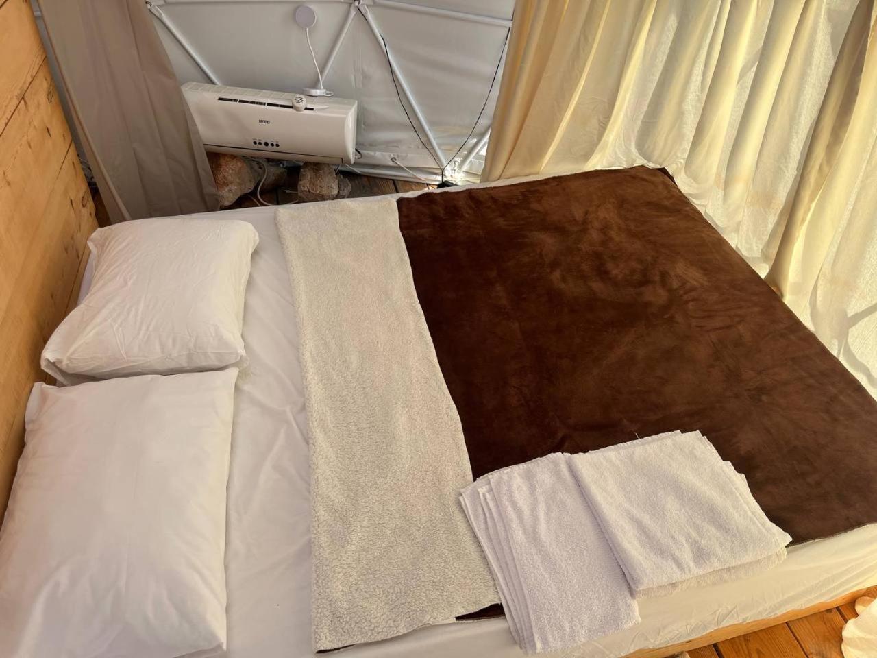 Hotel Glamping Rose Radovici Exterior foto